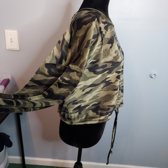 No Boundaries Size XXXL(21) Super Soft Camo Long Sleeve Shirt Cropped Top - Picture 5 of 7